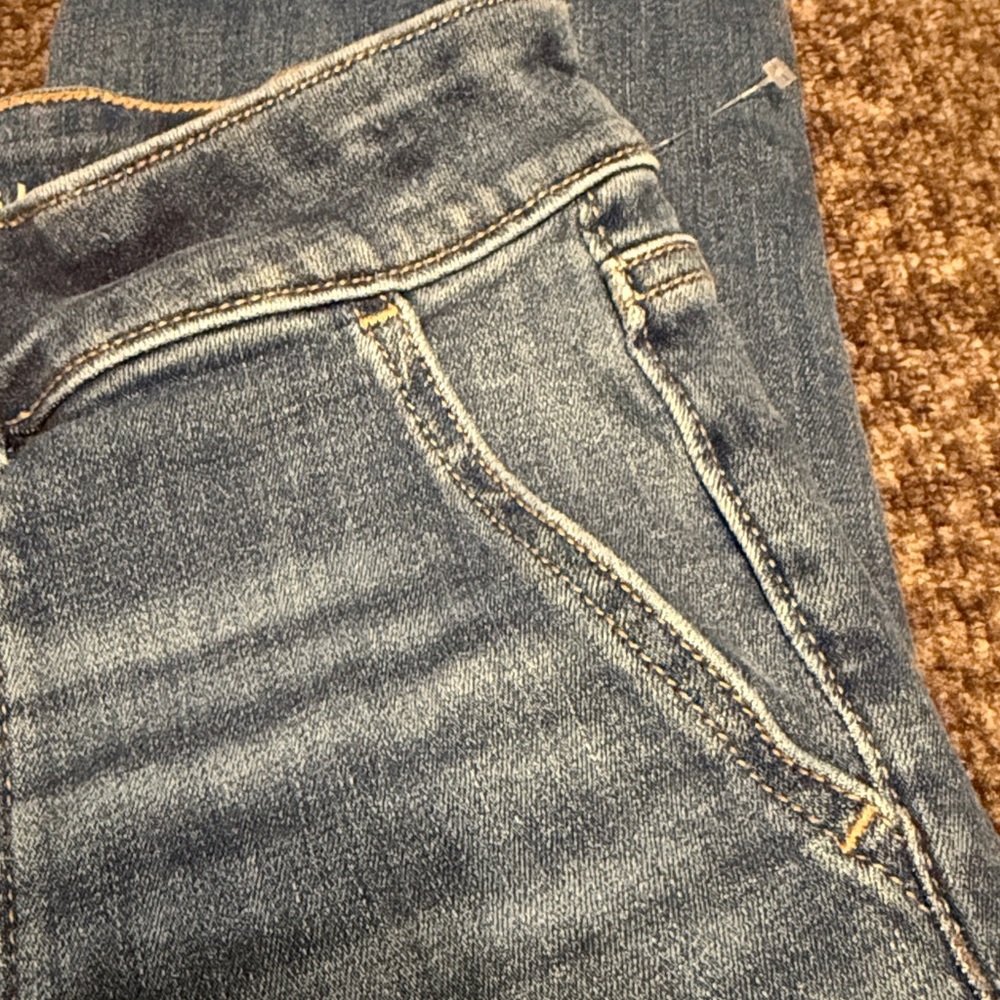 American Eagle Artist Crop size 2 - Picture 5 of 6